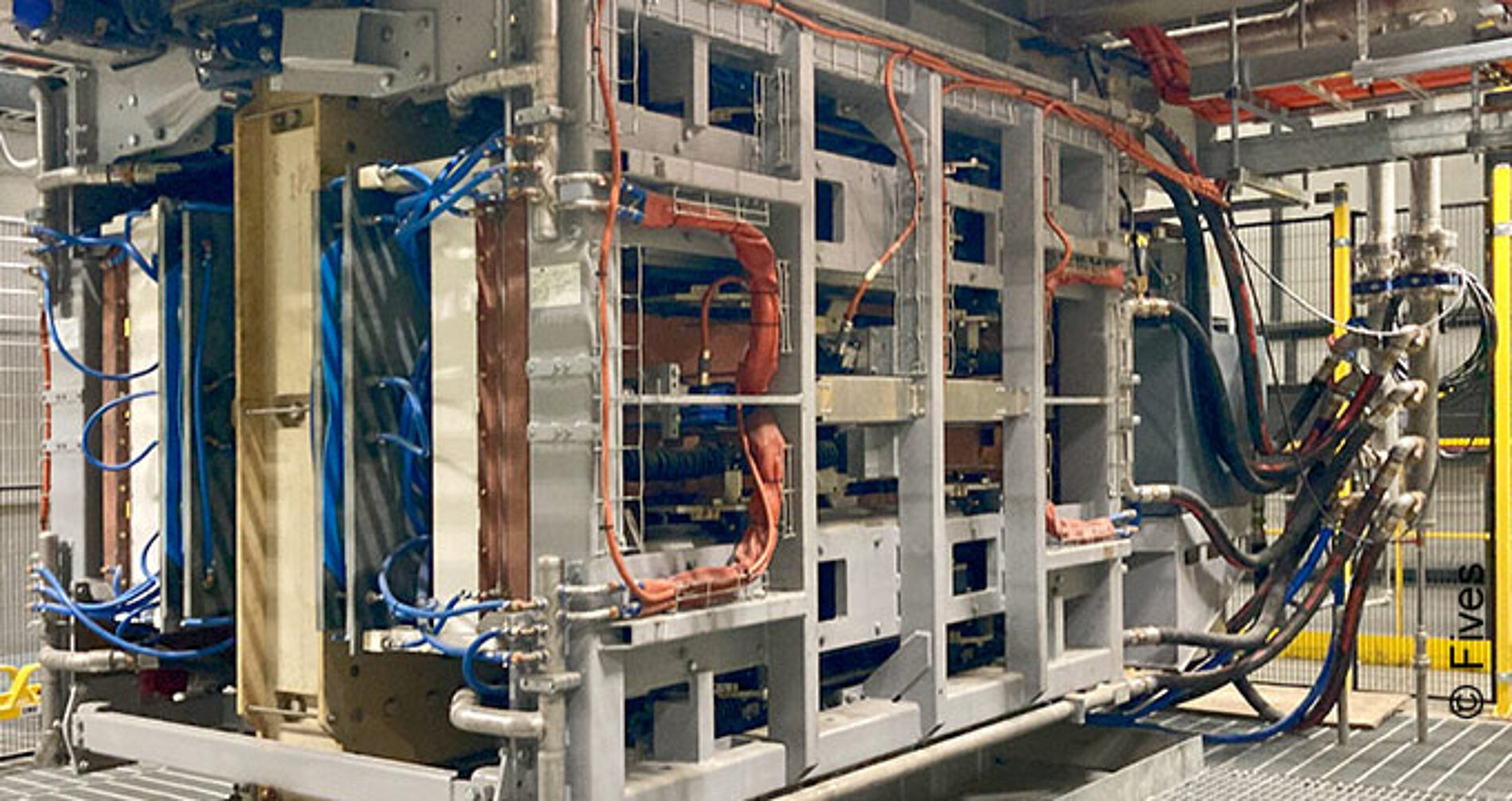 Transverse flux induction heating High-power transverse flux induction heating